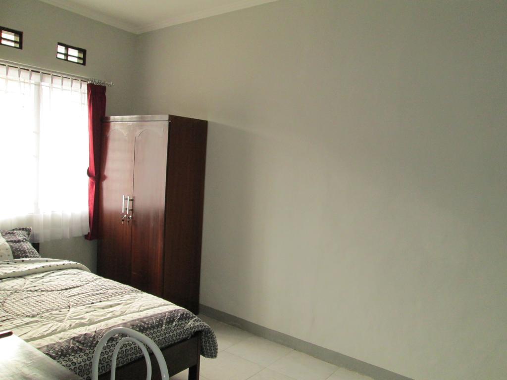 Elenor'S Home Bandung Room photo